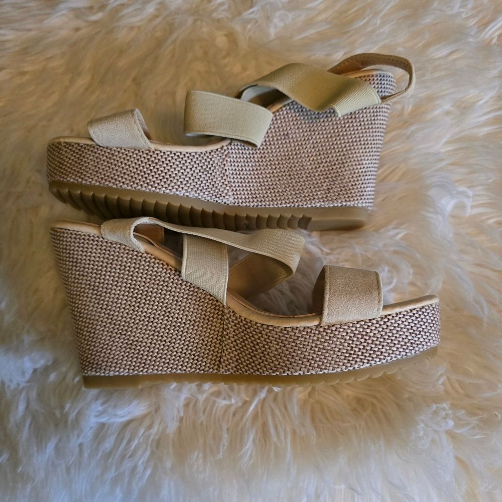 BEIGE PLATFORM WEDGE SANDALS - Picture 4 of 5